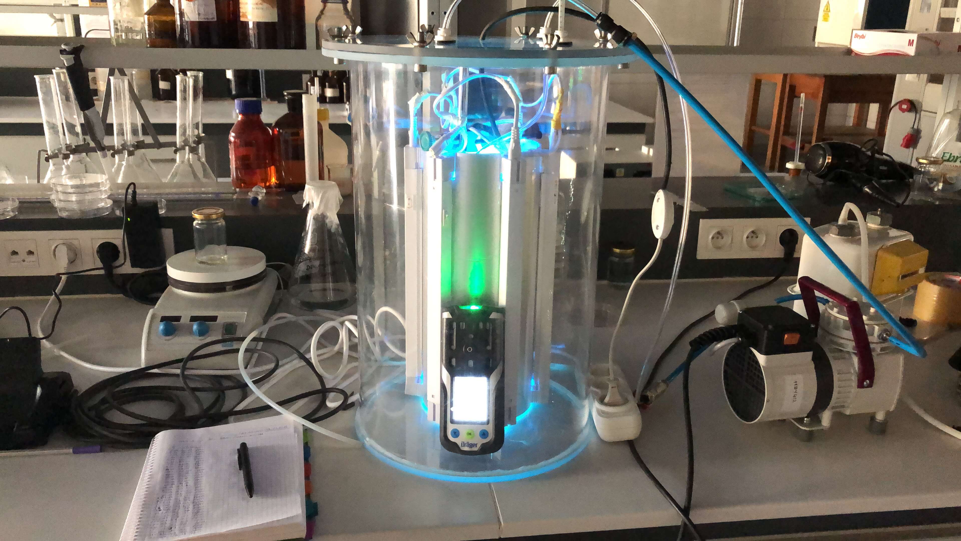 Photocatalytic VOC removal test system